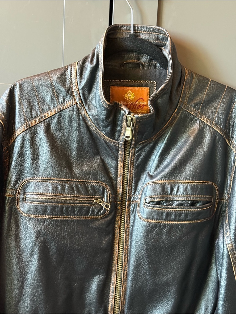 The Territory Ahead Distressed Brown Leather Bomber Jacket L men’s - Picture 8 of 12
